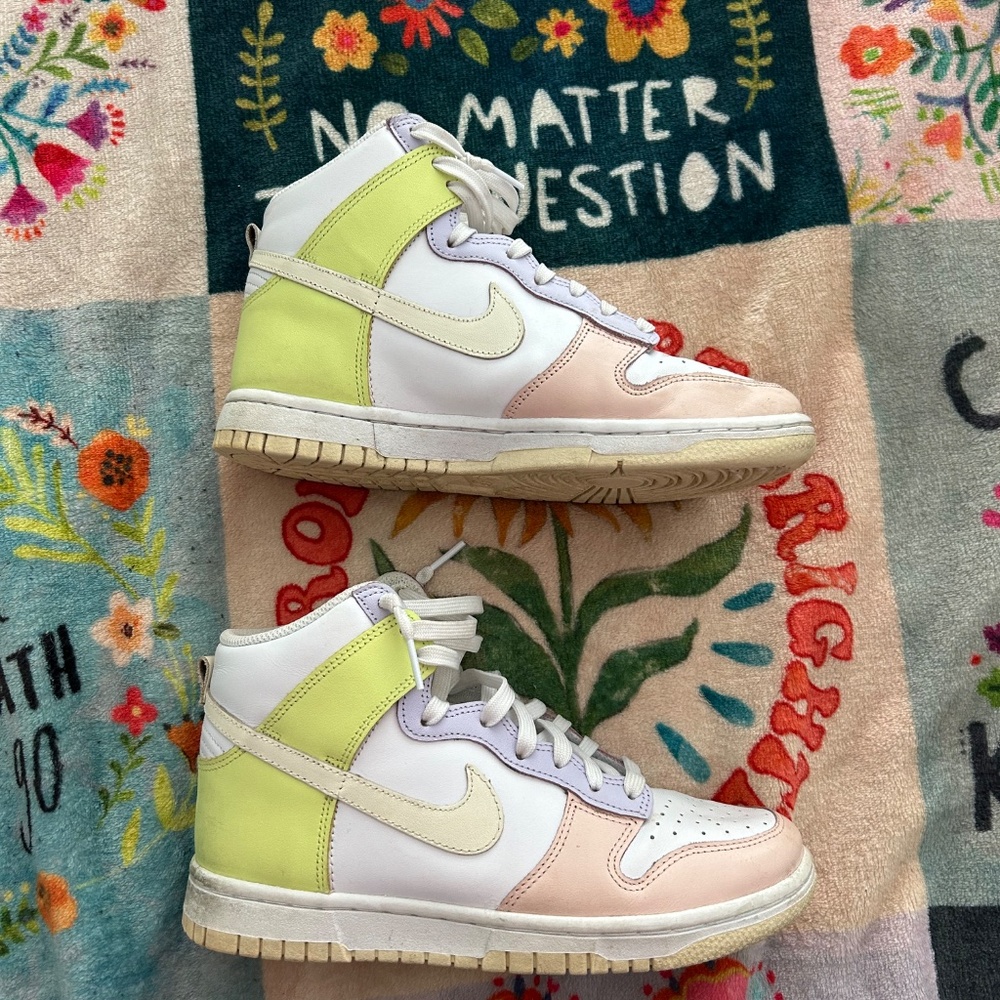 Nike Dunk High Pastel - Size 7